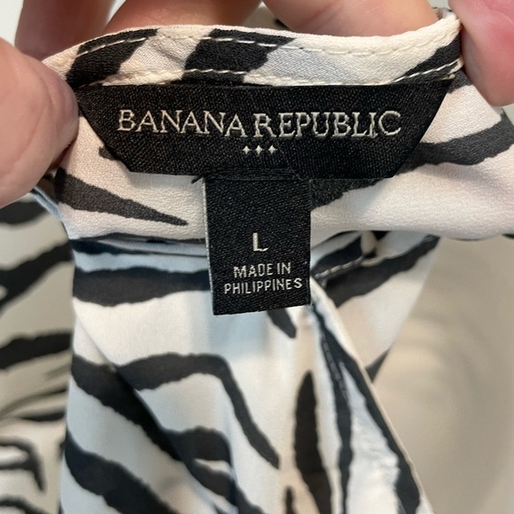 Banana Republic Women’s Tank Top Large Black & White Animal Print Bikercore - Picture 7 of 12